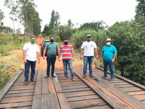 Visita a pontes do Distrito Ipezal