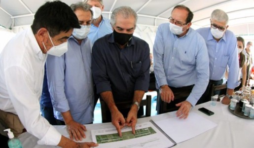 Governador-visita-obras-da-Ponte-sobre-o-Rio-Paraguai-em-P.-Murtinho-Foto-Chico-Ribeiro-2-730x425