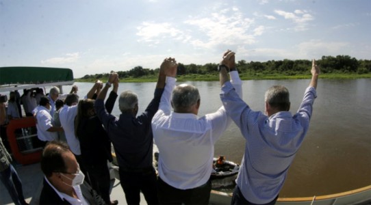 Manuel Maria Cáceres Cardozo, diretor-presidente da Itaipu binacional, ressalta que a obra "abraça os dois países"