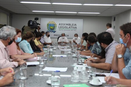 Parlamentares podem destinar 100% do valor da emenda parlamentar para atender os municípios na área da Saúde