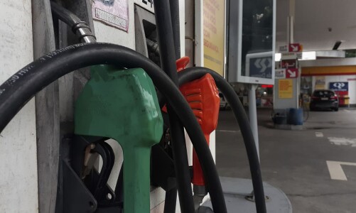 Petrobras reajusta em 12% o preço da gasolina nas refinarias a partir desta quinta-feira