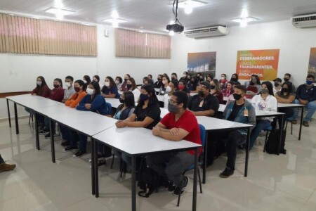 Mulheres fazem capacitação para conseguir trabalho - Foto: Divulgação