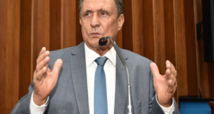 Zé Teixeira solicita reforma urgente de escola em Douradina